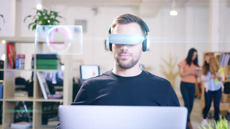 hombre usando auriculares vr en la oficina moderna