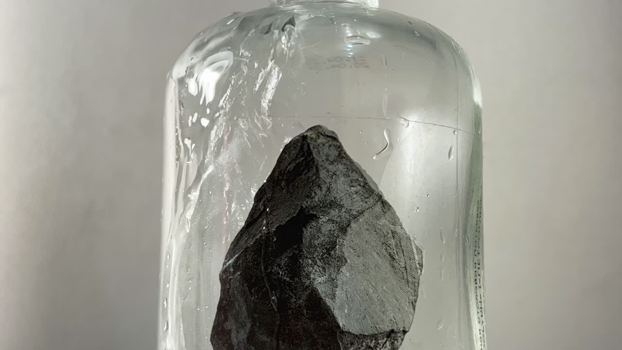 piedra en una botella