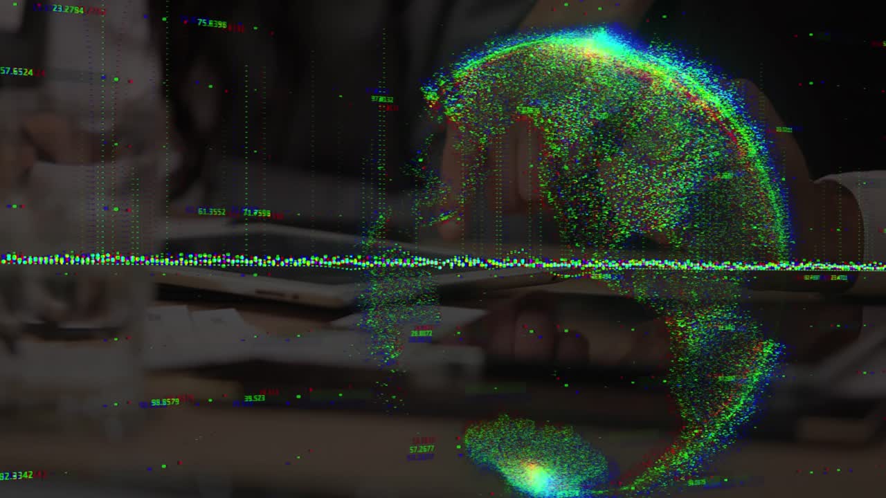 animación del globo y procesamiento de datos sobre diversas personas de negocios que usan tablets