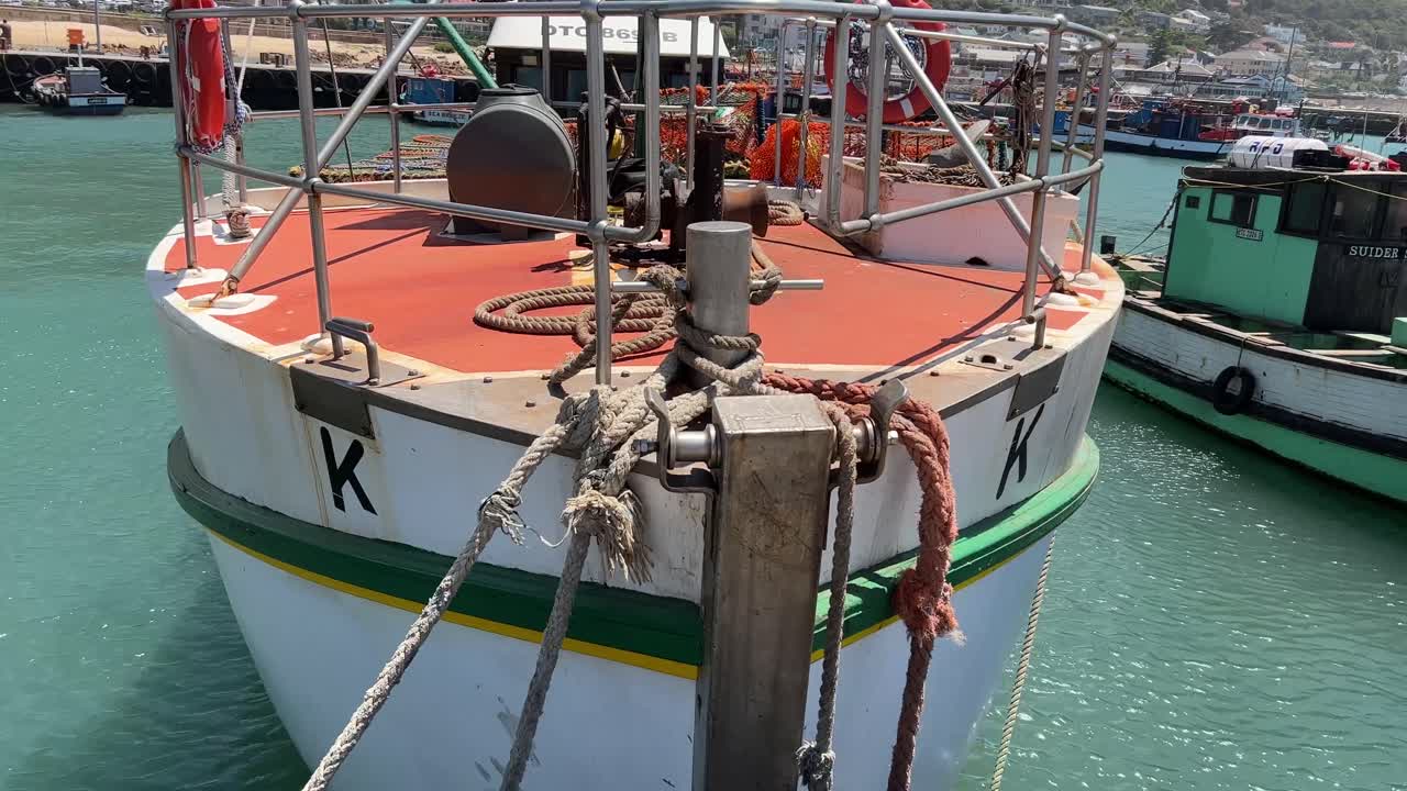 barcos de pesca en el puerto