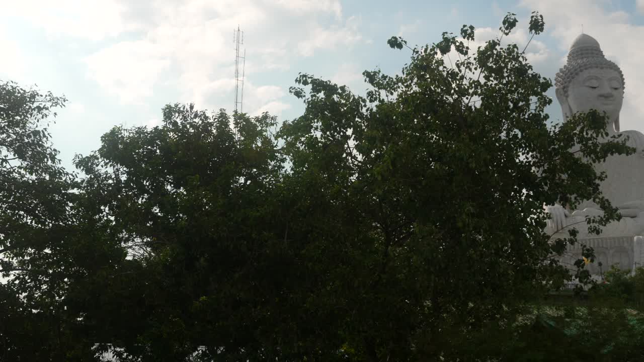 큰 불상 푸켓 패닝 샷 차갑게 태국
