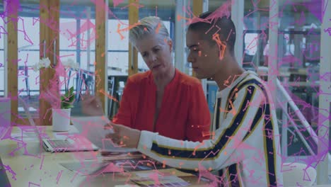 animación de redes de conexiones entre diversas personas de negocios en la oficina