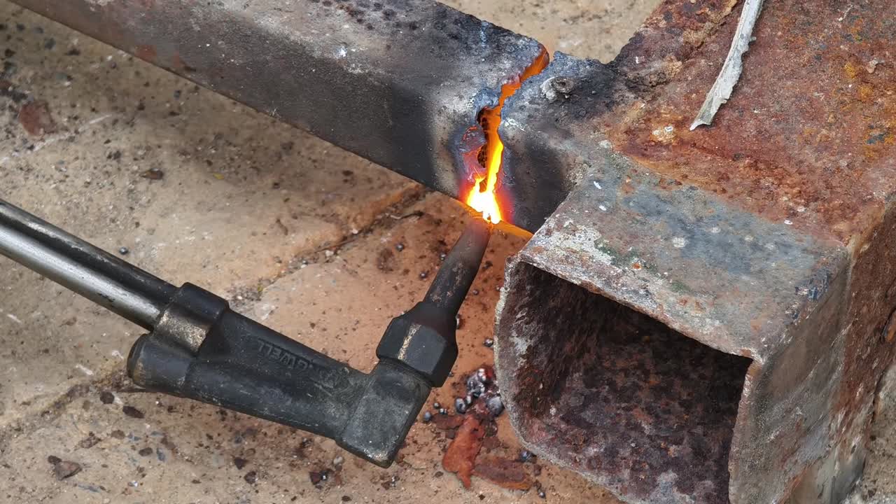 용접 금속 구조 수리