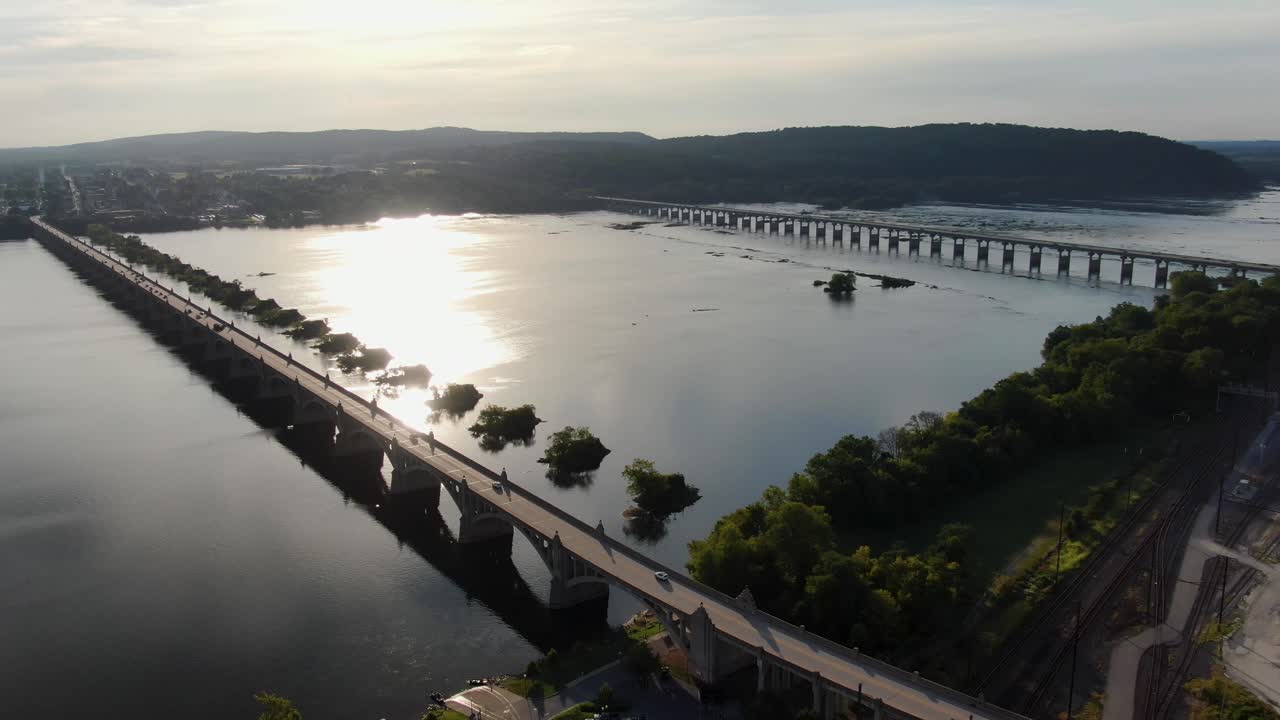 susquehanna 강, lancaster 및 york pennsylvania, route 30 및 route 462를 가로지르는 높은 공중 정적 샷