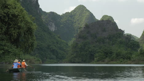 excursion in trang an bai boat cave tours hanoi vietnam