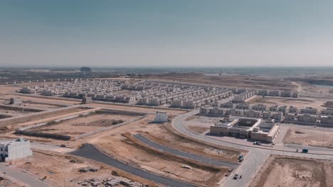vista aérea del desarrollo de viviendas bahria en karachi