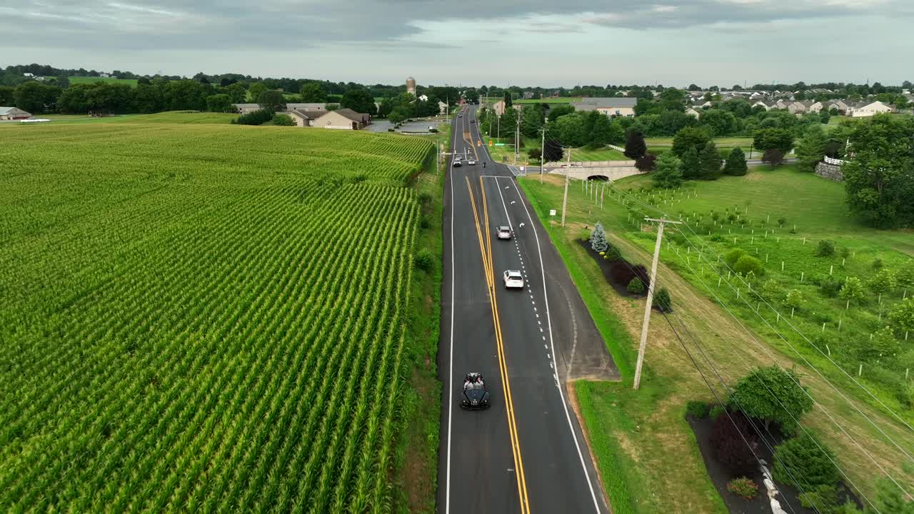3륜 라이커 오토바이의 공중 추적