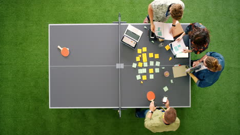 table tennis, sticky notes