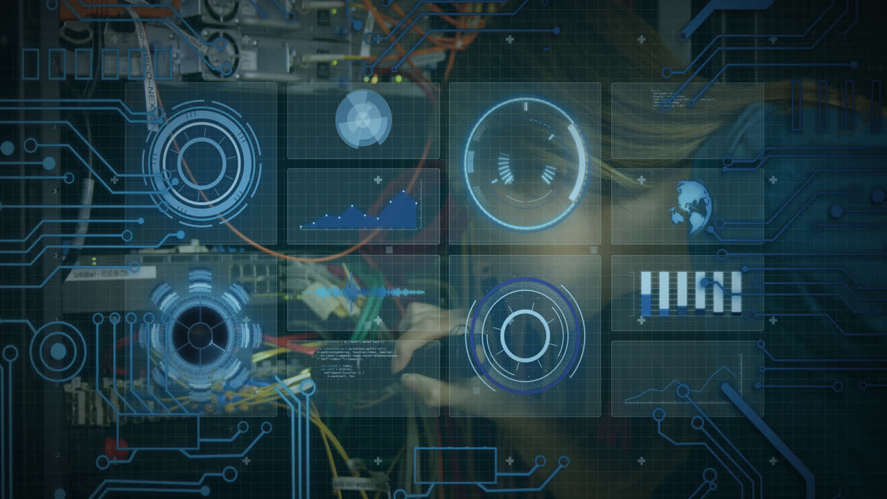animación del procesamiento de datos sobre la trabajadora de la sala de servidores caucásica