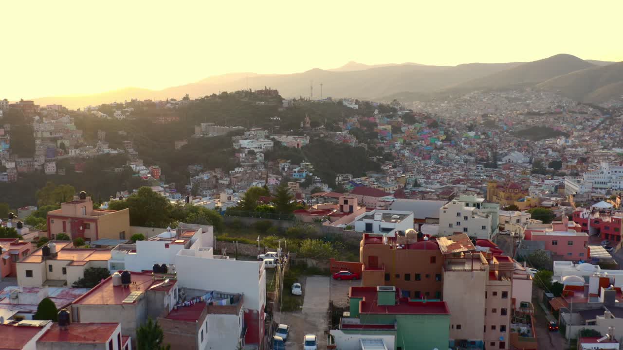 antena: ciudad de guanajuato y el pipila, mexico