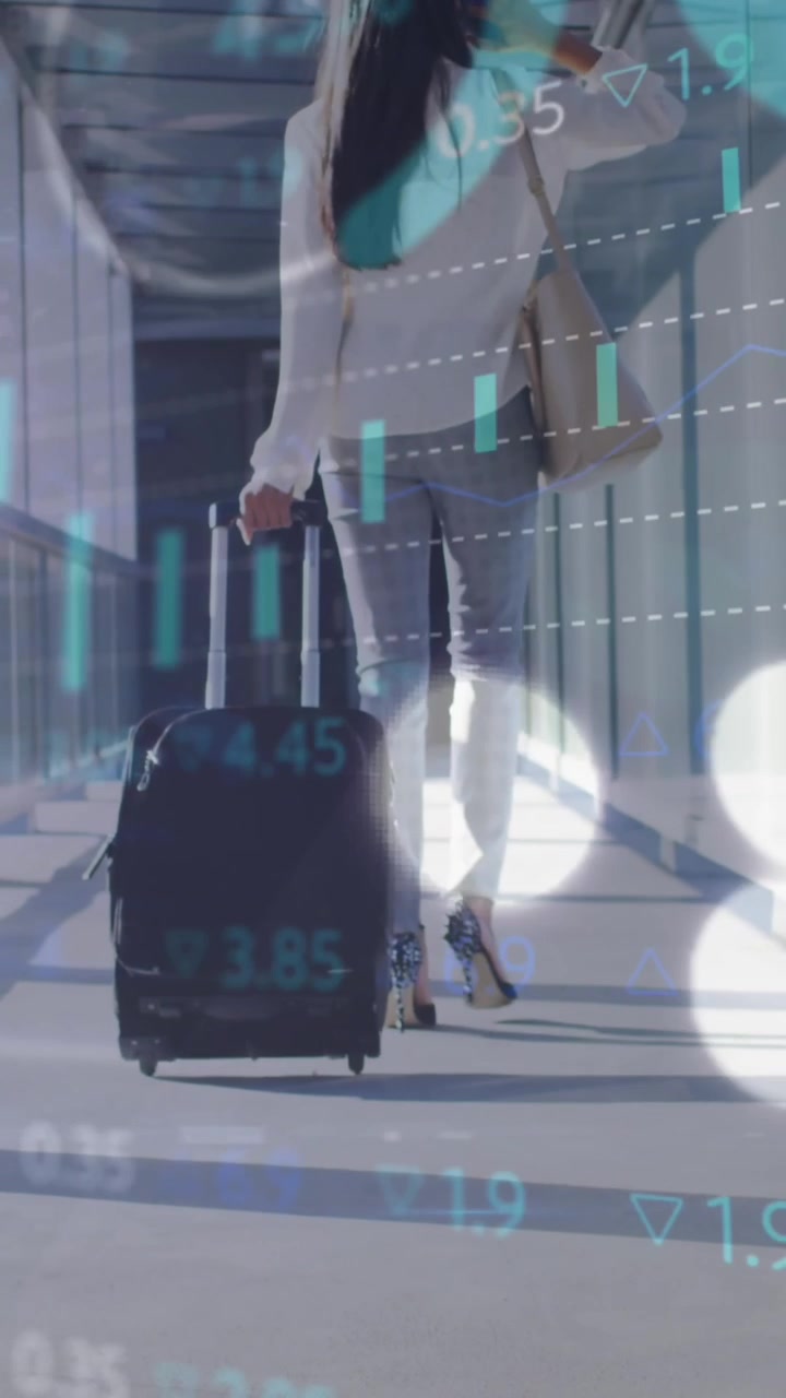 Animación de procesamiento de datos financieros sobre una empresaria en el aeropuerto