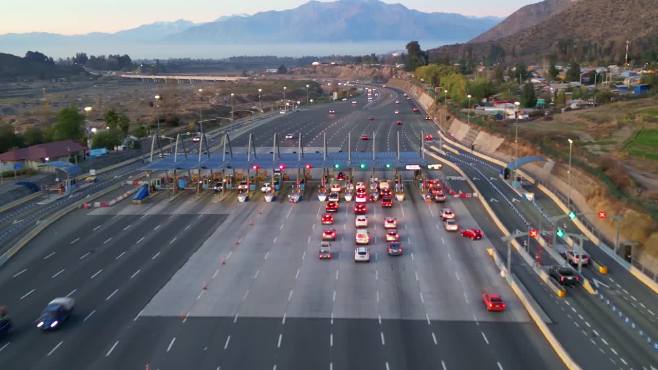 peaje de la autopista de acceso sur, ruta de maipo, región metropolitana, país de chile