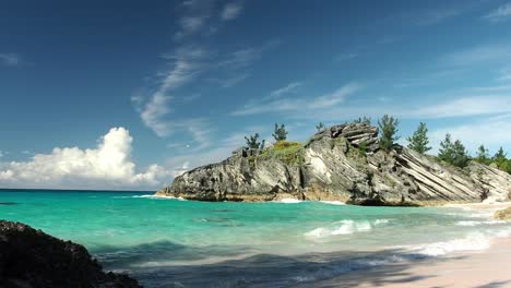 Stonehole-Bay-Beach-Es-Una-Hermosa-Playa-En-La-Costa-Sur-De-Bermudas