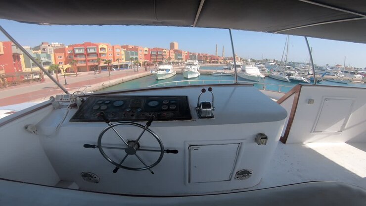 Veduta panoramica della baia di Hurghada Marina, Egitto. Hurghada è una popolare destinazione per le vacanze estive sul Mar Rosso.