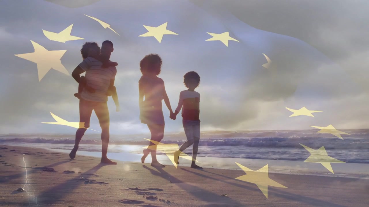 Família começando à esquerda, caminhando na areia e deixando pegadas, com estrelas amarelas flutuando sobre as figuras em movimento.