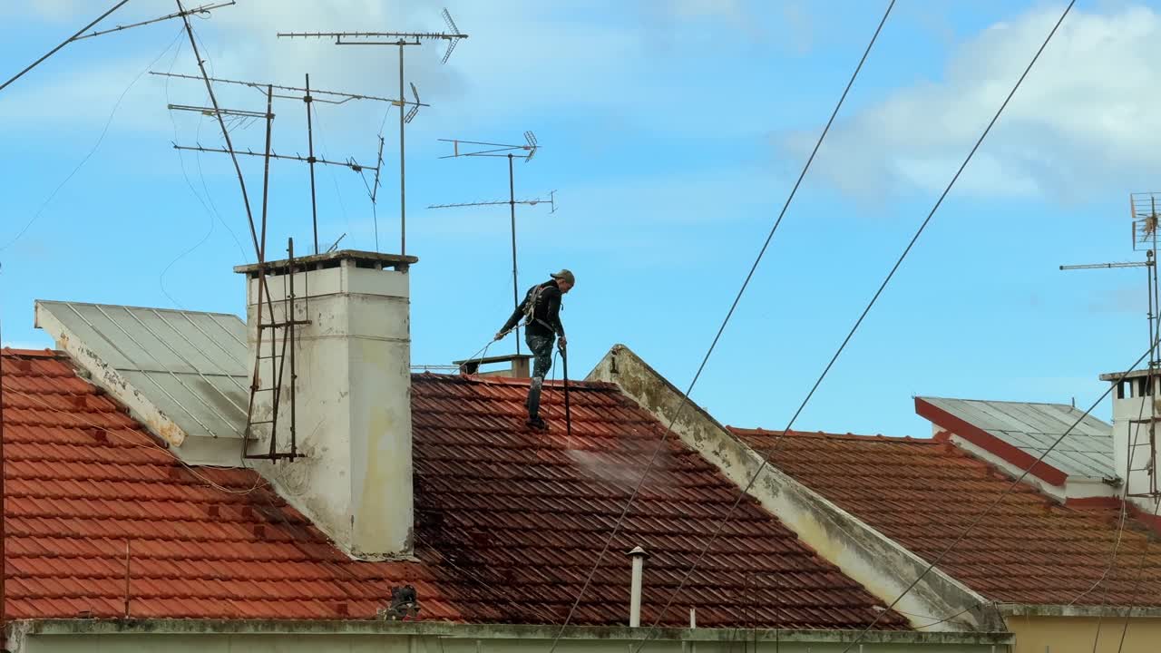 Roof Cleaning Service