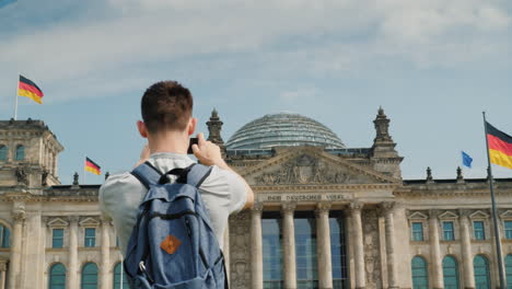 Teenager-Fotografiert-Den-Bundestag-Berlin-02