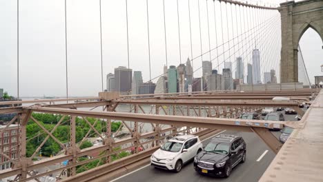 traffic leaving the brooklyn bridge