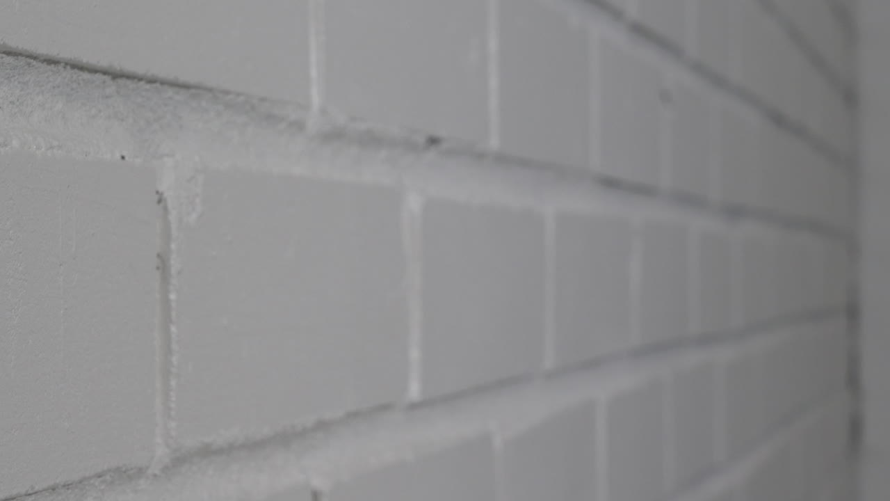 copia de pared de ladrillo blanco interior, carro, primer plano