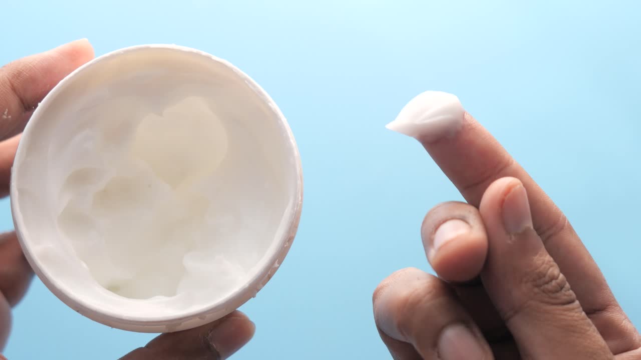 aplicación de la crema