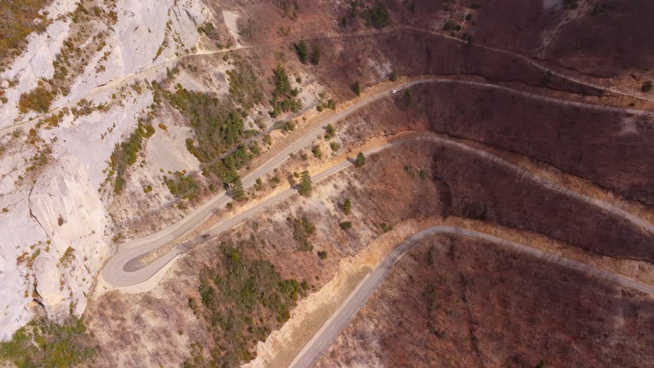 Drone follows winding road across Col de Rousset pass