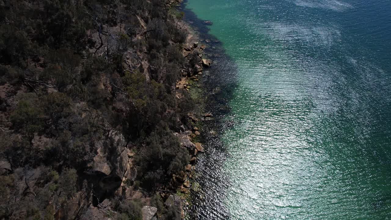 Mar turquesa, Reserva Estadual de Lime Bay na Tasmânia, Austrália – Foto aérea