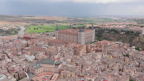 Aerial-view-to-Toledo-Cathedral-and-the-city,-Toledo,-Spain