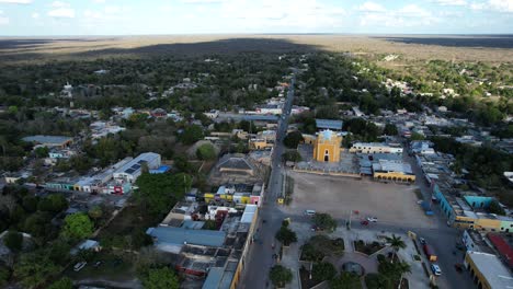 toma de avión no tripulado orbital de la ciudad de acanceh yucatan méxico