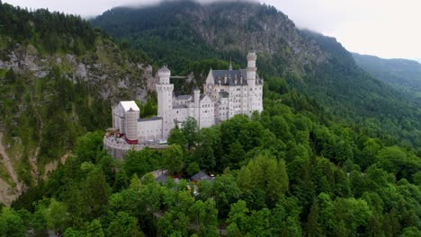 castillo de neuschwanstein alpes bávaros alemania