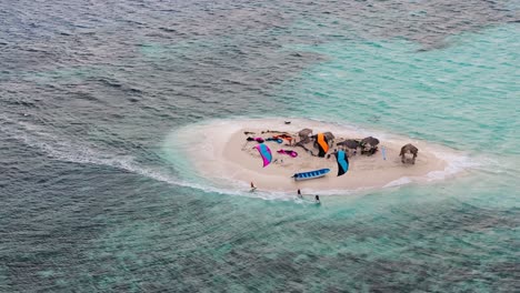 aventura en la isla con kitesurf y deportes acuáticos