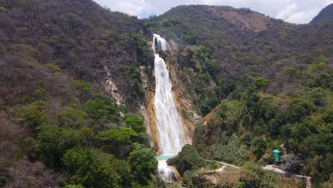 cascada el chiflon en chiapas mexico, revelación de extracción aérea 4k