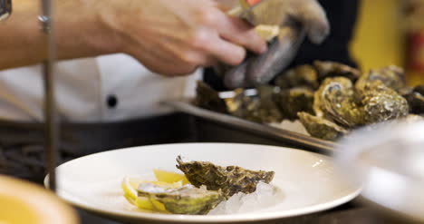 Close-Up-Of-Oysters-Ready-Dish