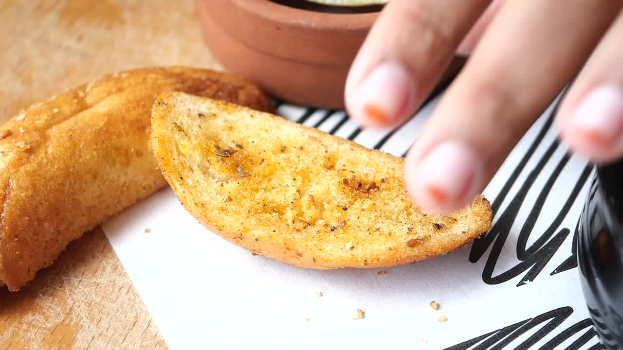 마늘 을 먹는 사람