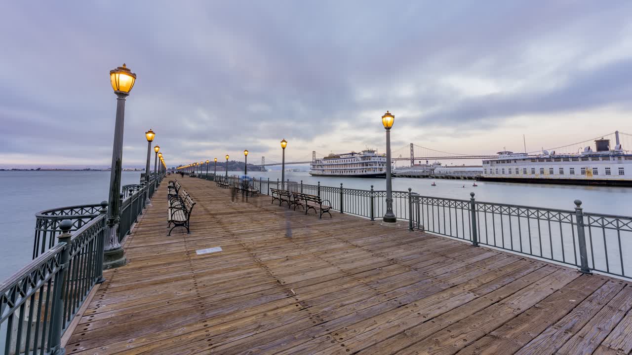 lapso de tiempo: puente y muelle de la bahía de san francisco
