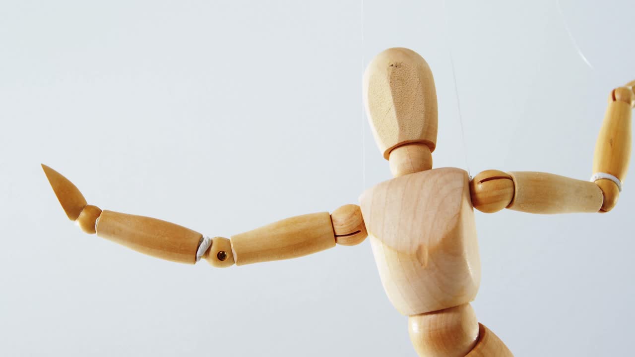 ⁇  배경 에 춤추는 동상