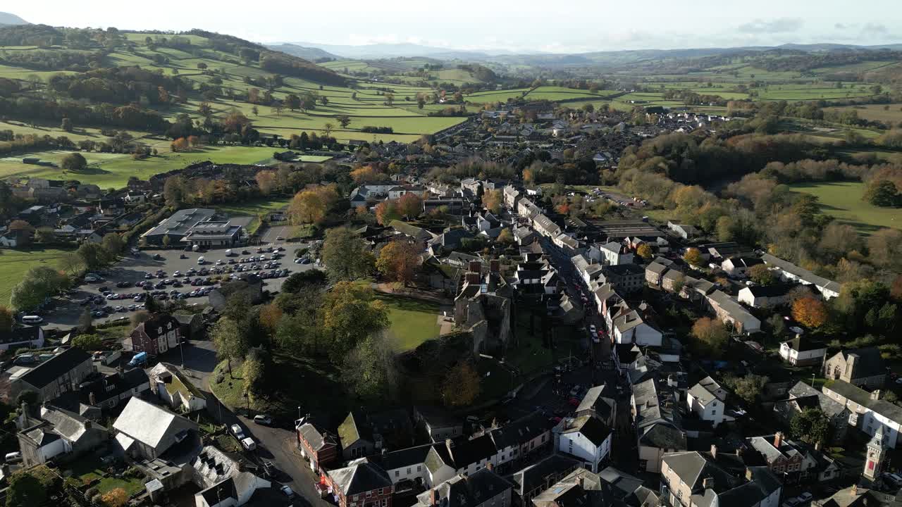reino unido paisaje rural de la ciudad de otoño gales hay-on-wye brecon beacons paisaje aéreo