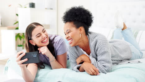 Woman,-friends-and-phone-laughing-on-video-call