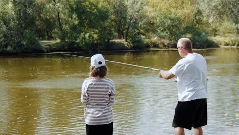 padre e hijo pescando