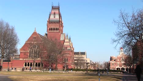 Un-Vistazo-A-Una-De-Las-Iglesias-En-El-Campus-De-Harvard