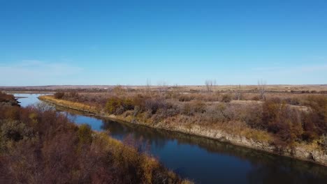 The-southern-bank-above-the-Red-Deer-River-in-Alberta-Canada