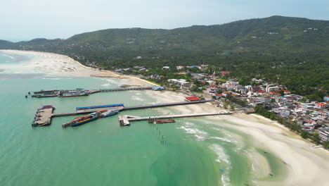 vista aérea de la ciudad de nathon koh samui paisaje costero de tailandia