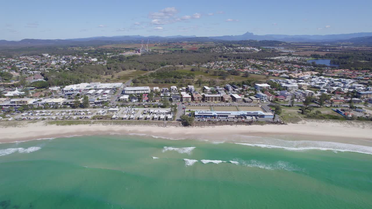 kingscliff beach bowls club - parques de vacaciones de tweed kingscliff beach en un día soleado en tweed heads, northern rivers nsw, australia