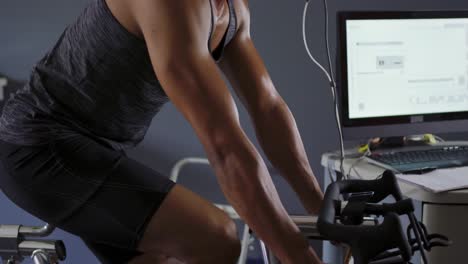 cyclist using metabolic gas analyser