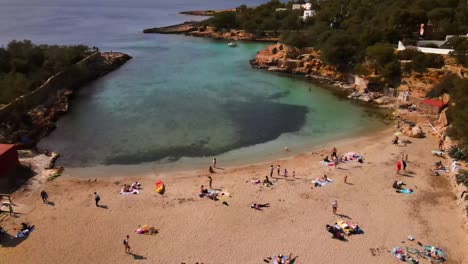 las playas de cala gracio y cala gracioneta en ibiza, españa