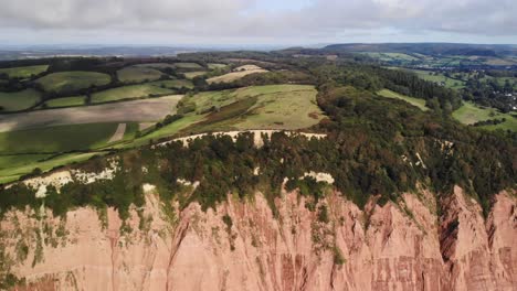 Vista-Aérea-De-Los-Acantilados-Jurásicos-Costeros-Cerca-De-Sidmouth-En-Devon