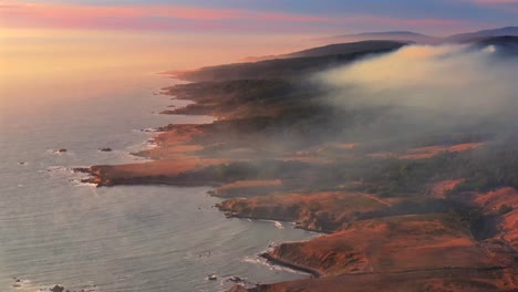 bolinas redwoods punto reyes sonoma costa parque estatal puesta de sol humo niebla california avión no tripulado vuelo panorámico accidentada carretera costera bodega bay fort ross big sur salmón arroyo del océano pacífico círculo derecho