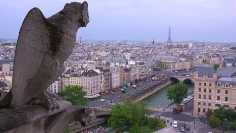 法國巴黎的聖母大教堂 (notre-dame) 內部