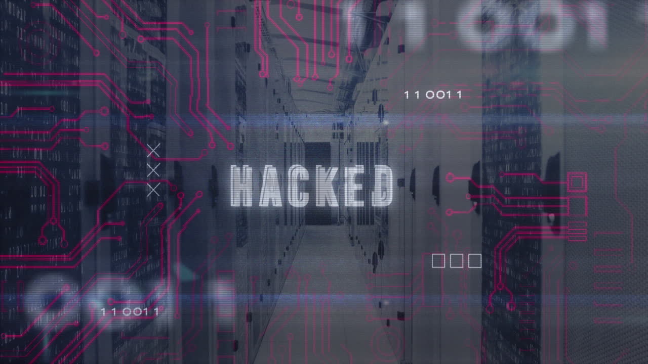 animación del patrón de la placa de circuitos alrededor del texto hackeado sobre códigos binarios en la sala del servidor