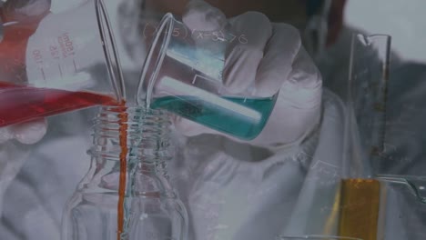 animación de ecuaciones matemáticas sobre un científico caucásico en el laboratorio