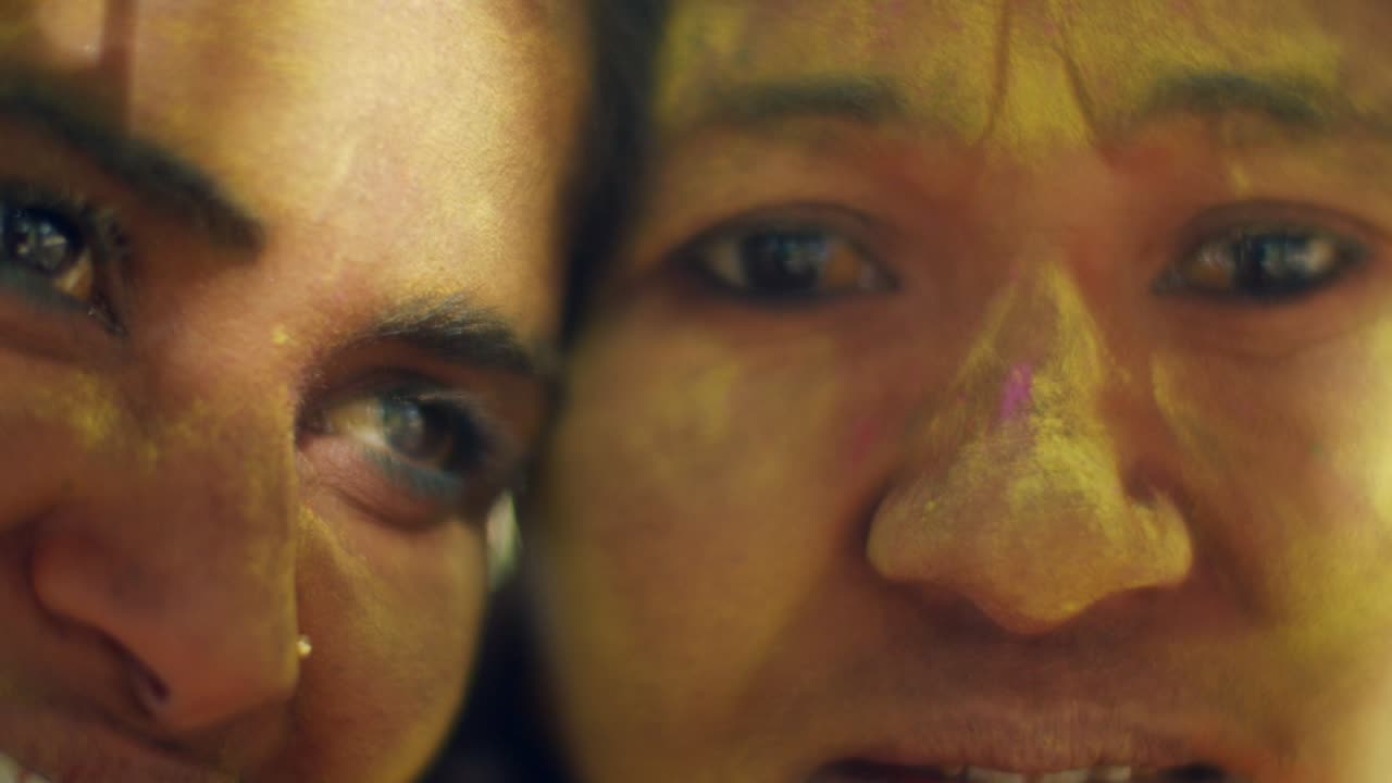 la gente de rajasthan celebra el festival de los colores holi en la india